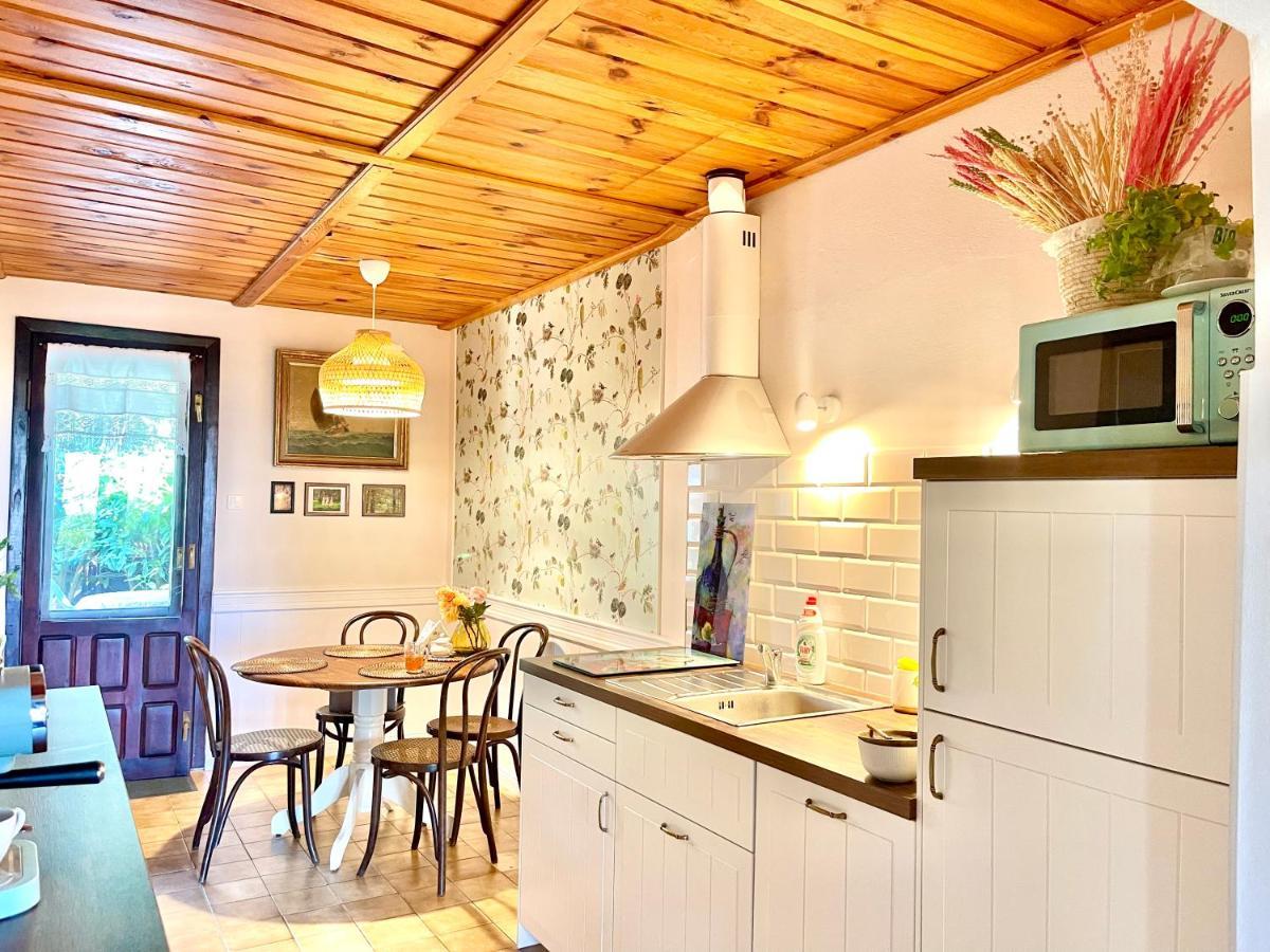 Apple Tree House Villa Lubin  Luaran gambar