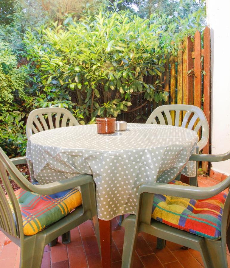 Apple Tree House Villa Lubin  Luaran gambar